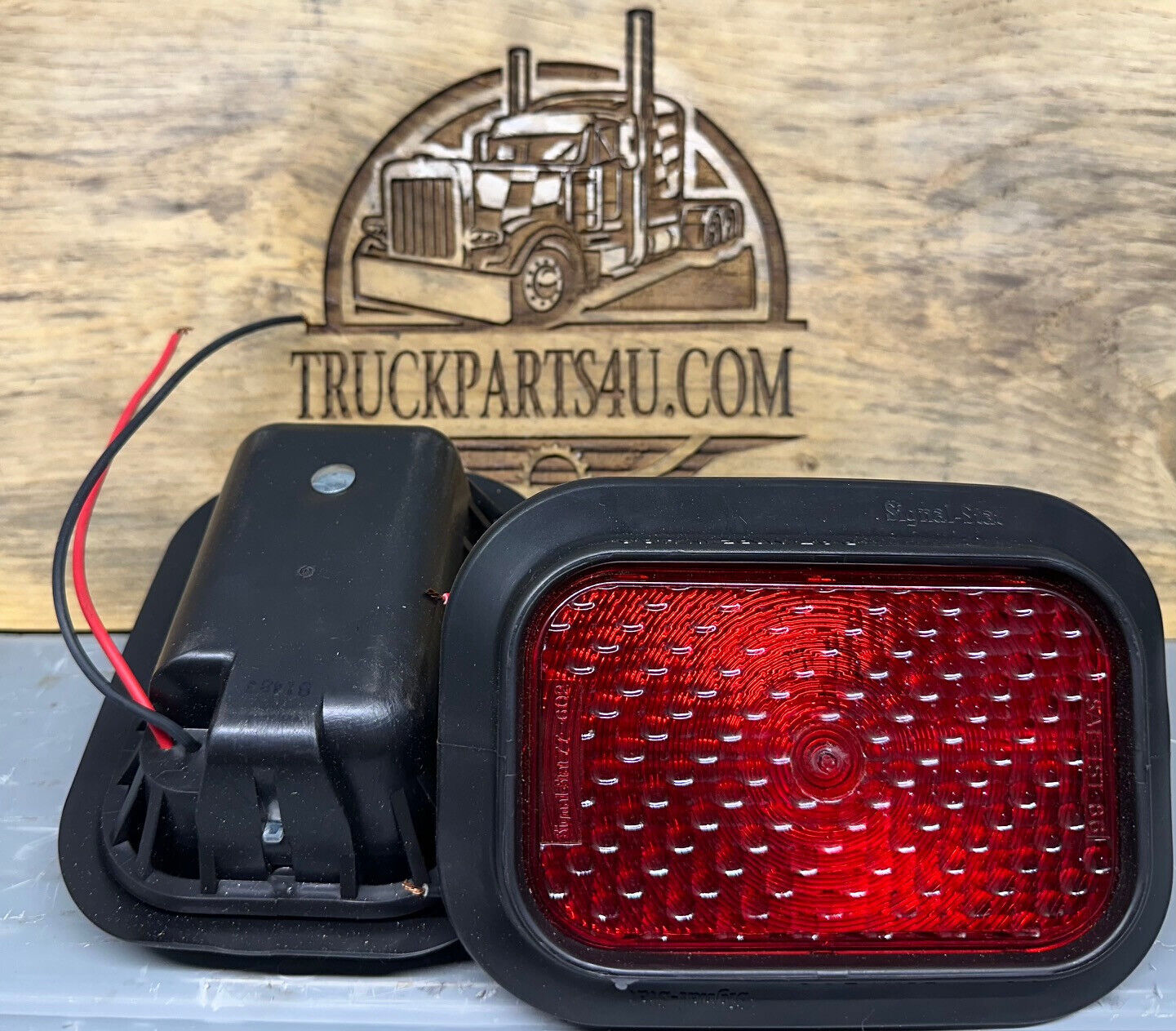 5111-R Signal-Stat Red Light Assembly Alt View 77-602 Lens New Genuine NOS